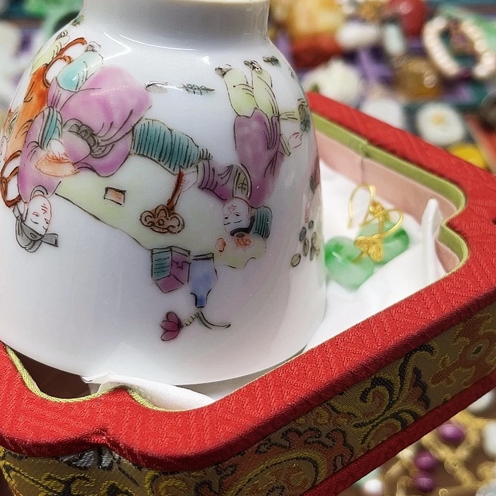 时***浅青花彩绘小主人杯子