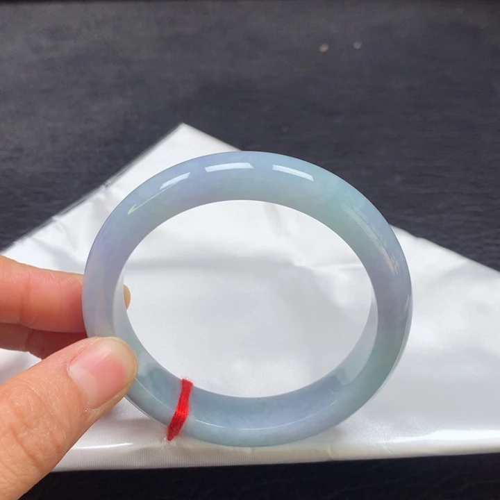 翡翠手镯未镶嵌56圈