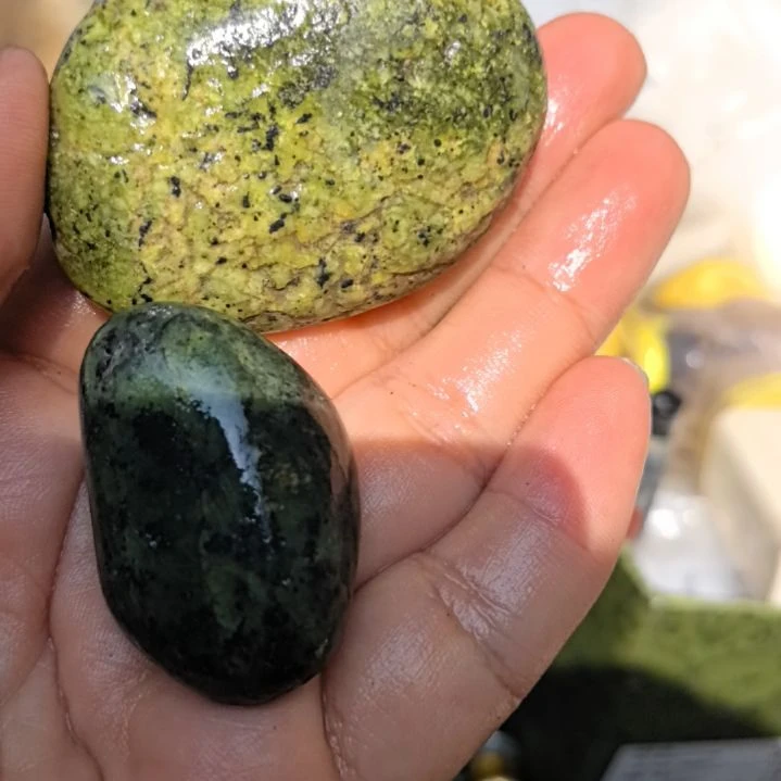 玉用****7藏玉药王石原石手把件两个