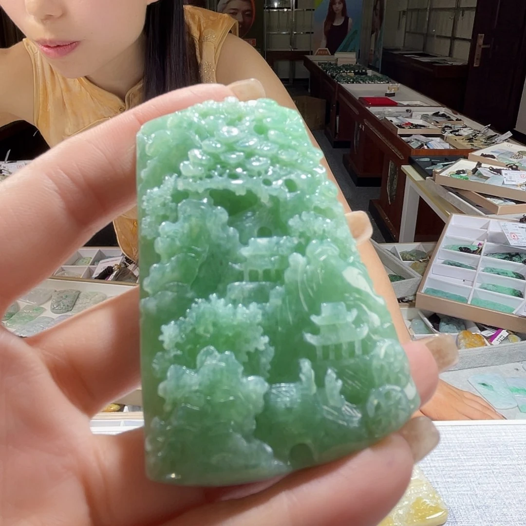 翡翠未镶嵌颈饰一