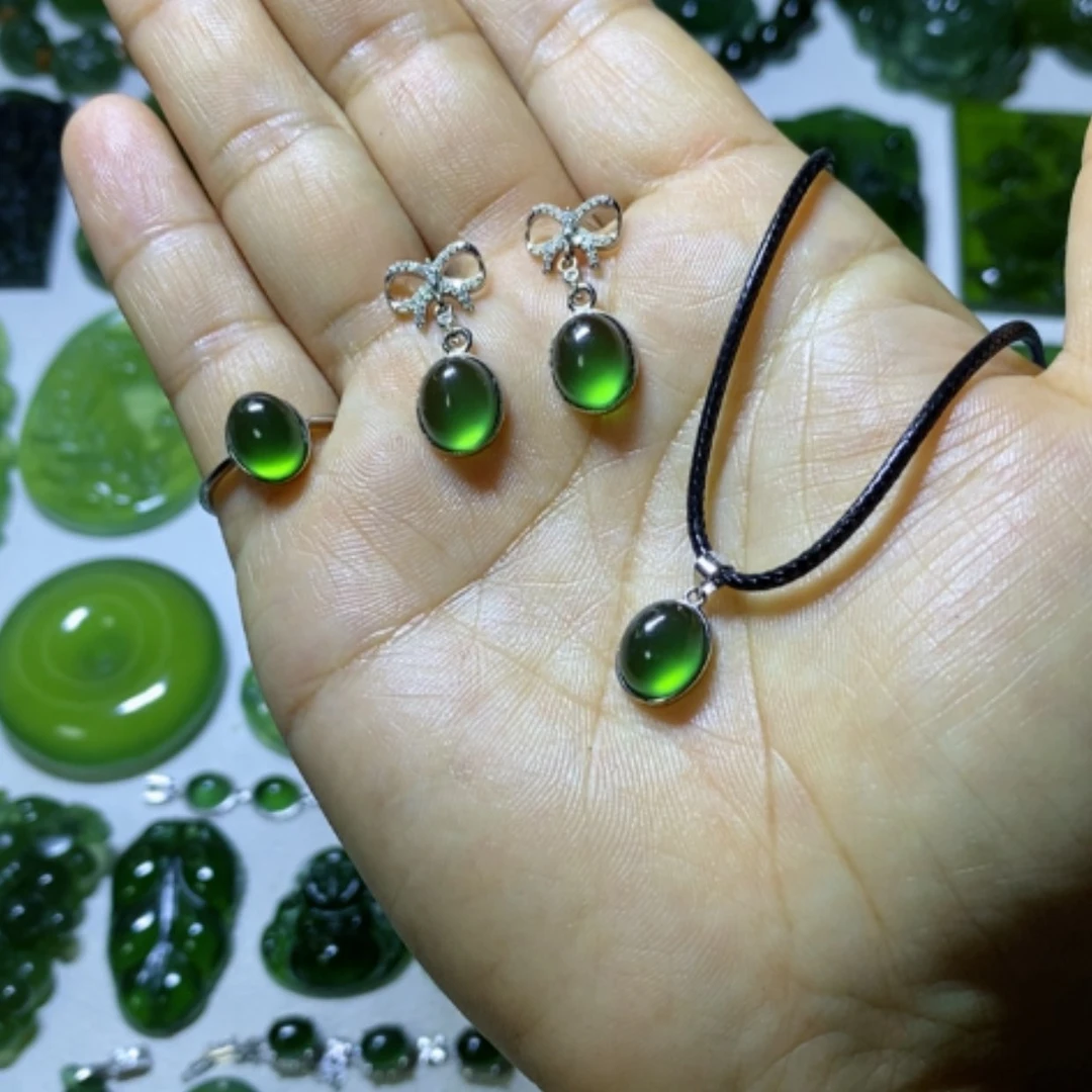 【闪购商品】银S925镶嵌蛇纹石玉颈饰