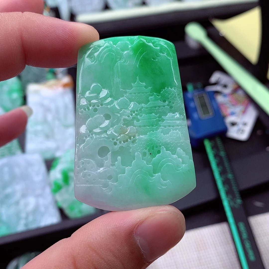 吊坠(不含链)未镶嵌翡翠