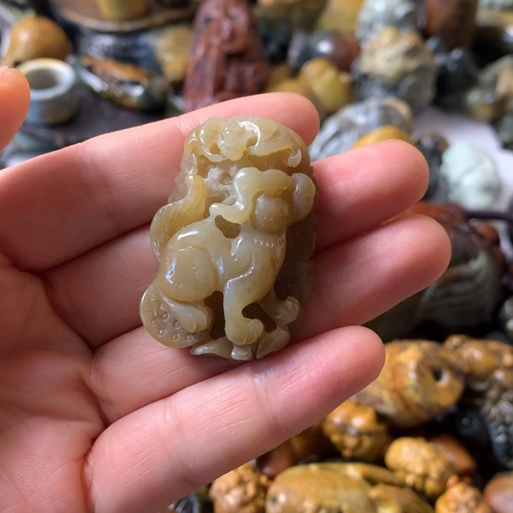 岫岩河磨玉（透闪石质玉）未镶嵌把件