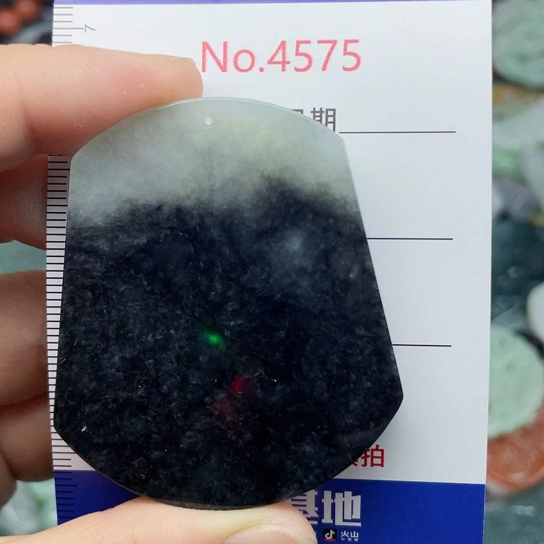 翡翠未镶嵌挂件4575