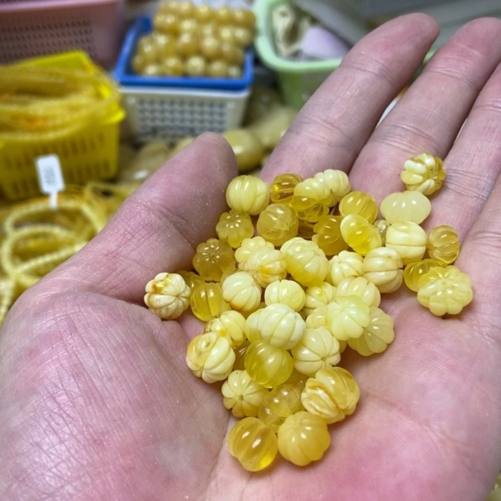 蜜蜡未镶嵌裸石多样性发货2个