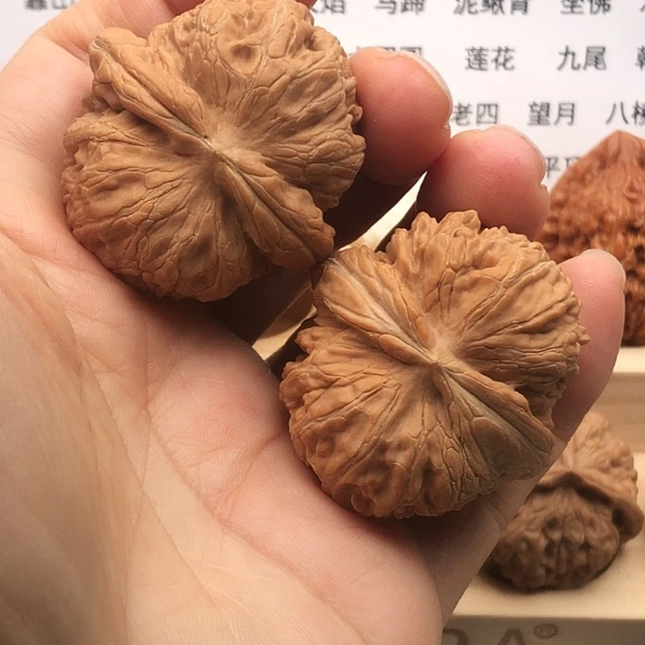 把件文玩核桃元宝，肚41，有点水尖