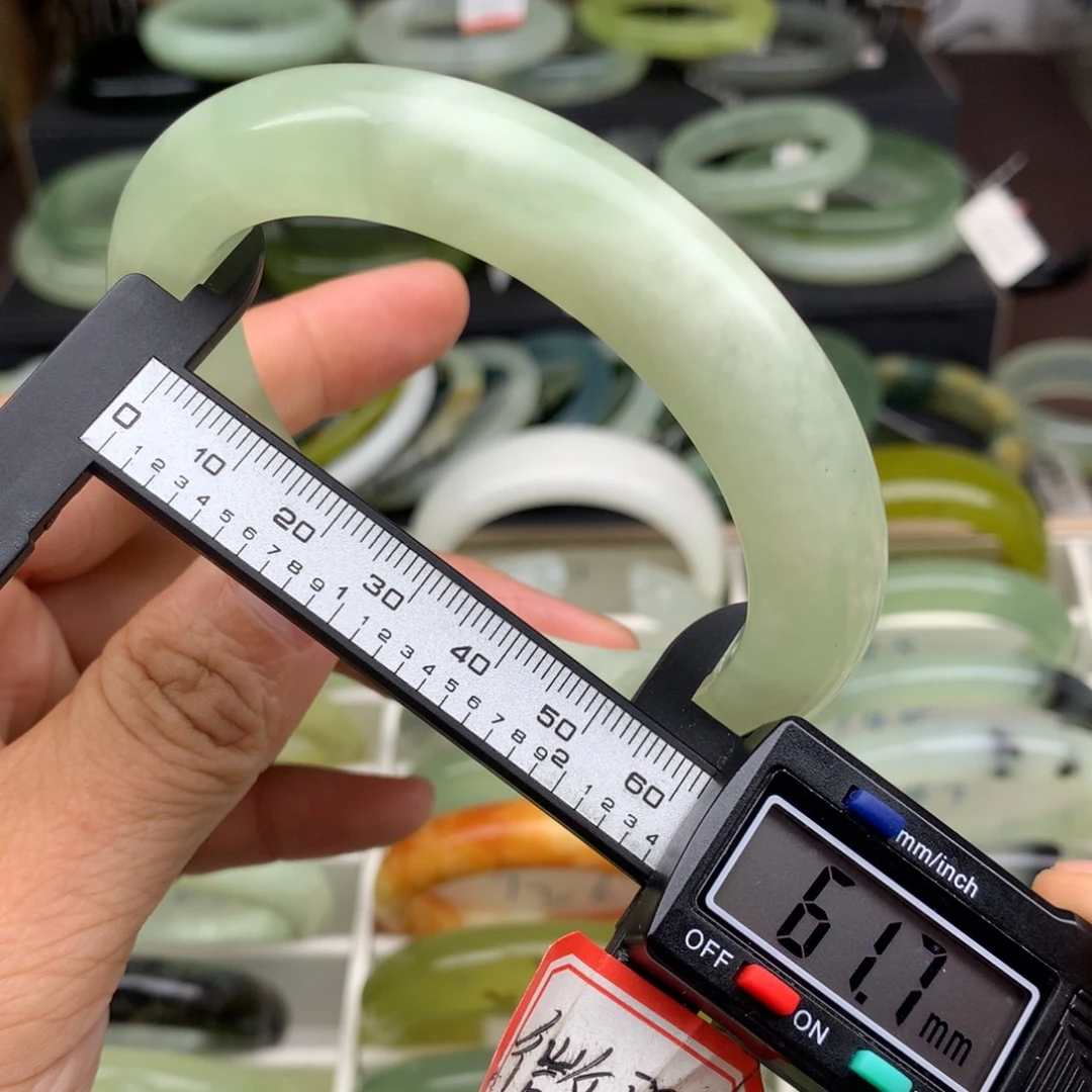 蛇纹石玉未镶嵌手镯723