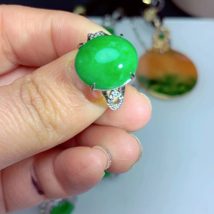 翡翠吊坠(不含链)未镶嵌