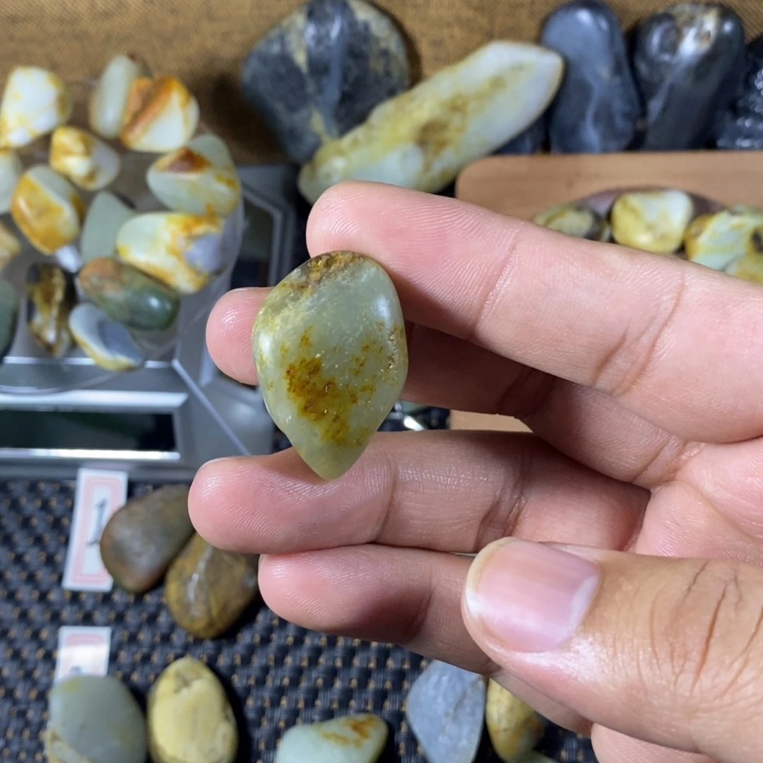 黄****和田玉（糖玉）未镶嵌挂件