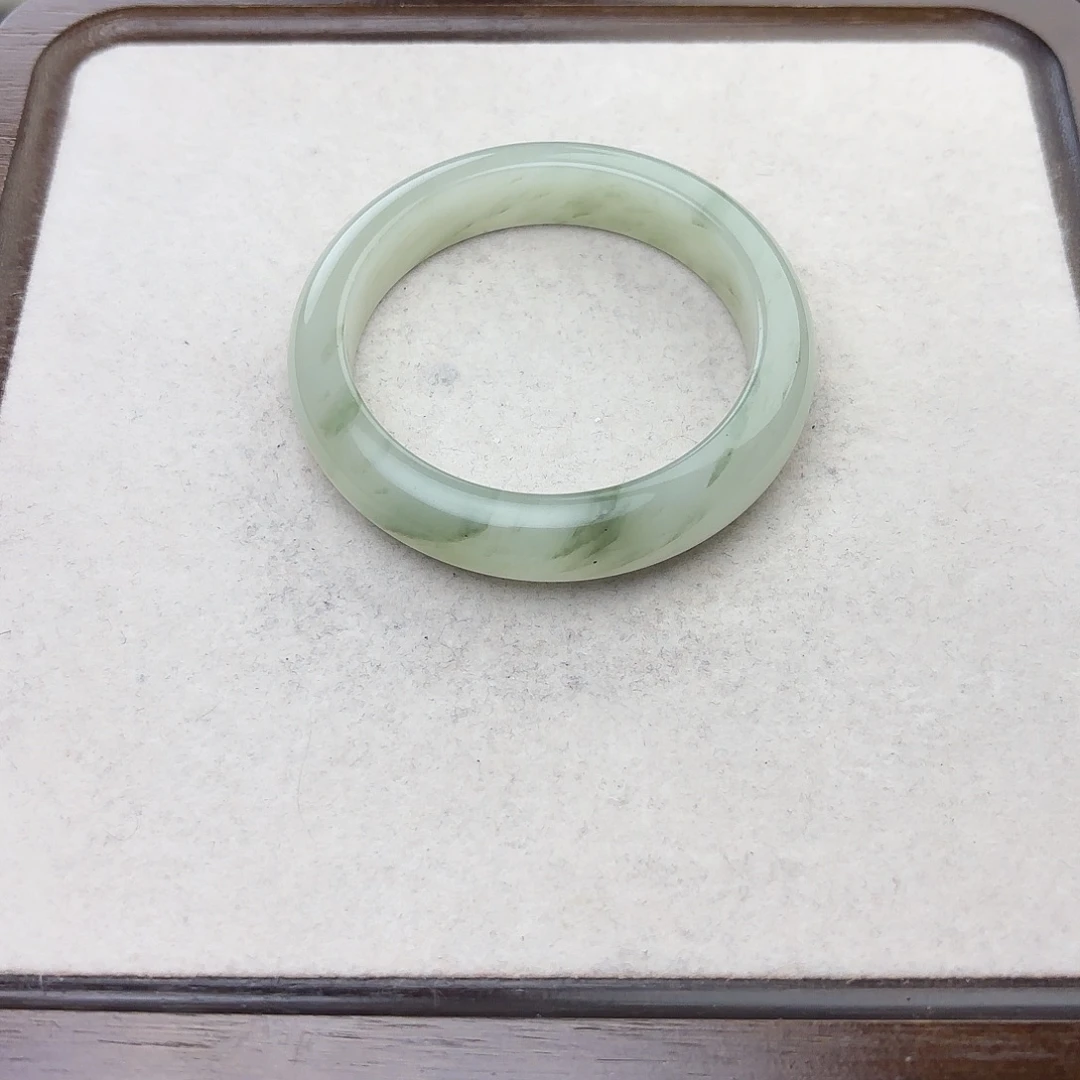 石英质玉（天山翠）未镶嵌手镯54圈口