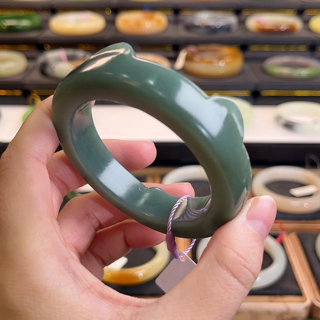 和田玉未镶嵌手镯莫兰迪