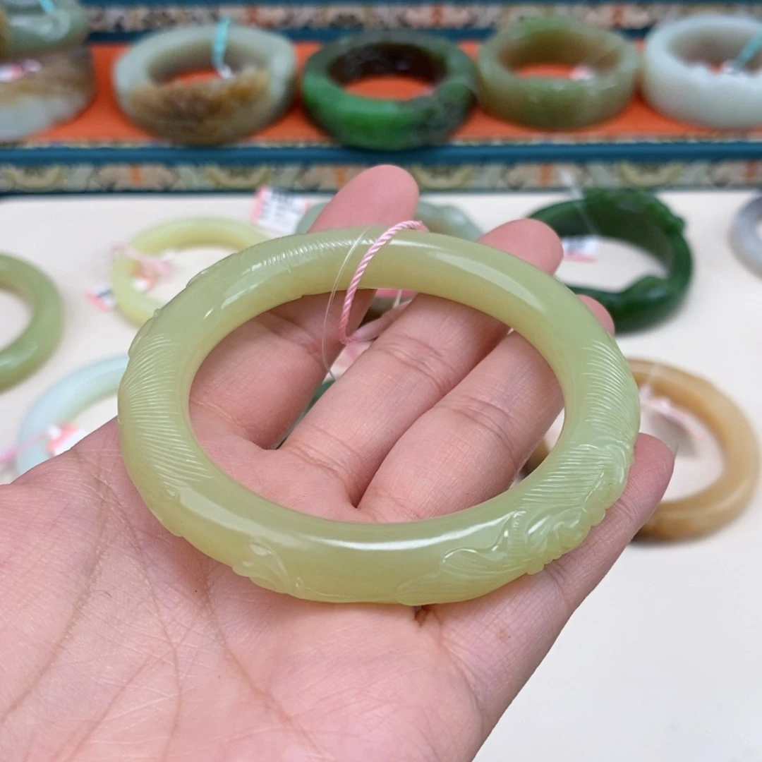 我***谁和田玉未镶嵌手镯56.3