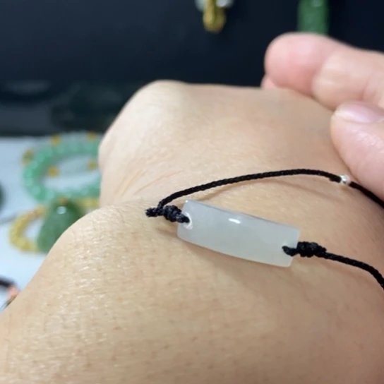 翡翠未镶嵌手绳好看