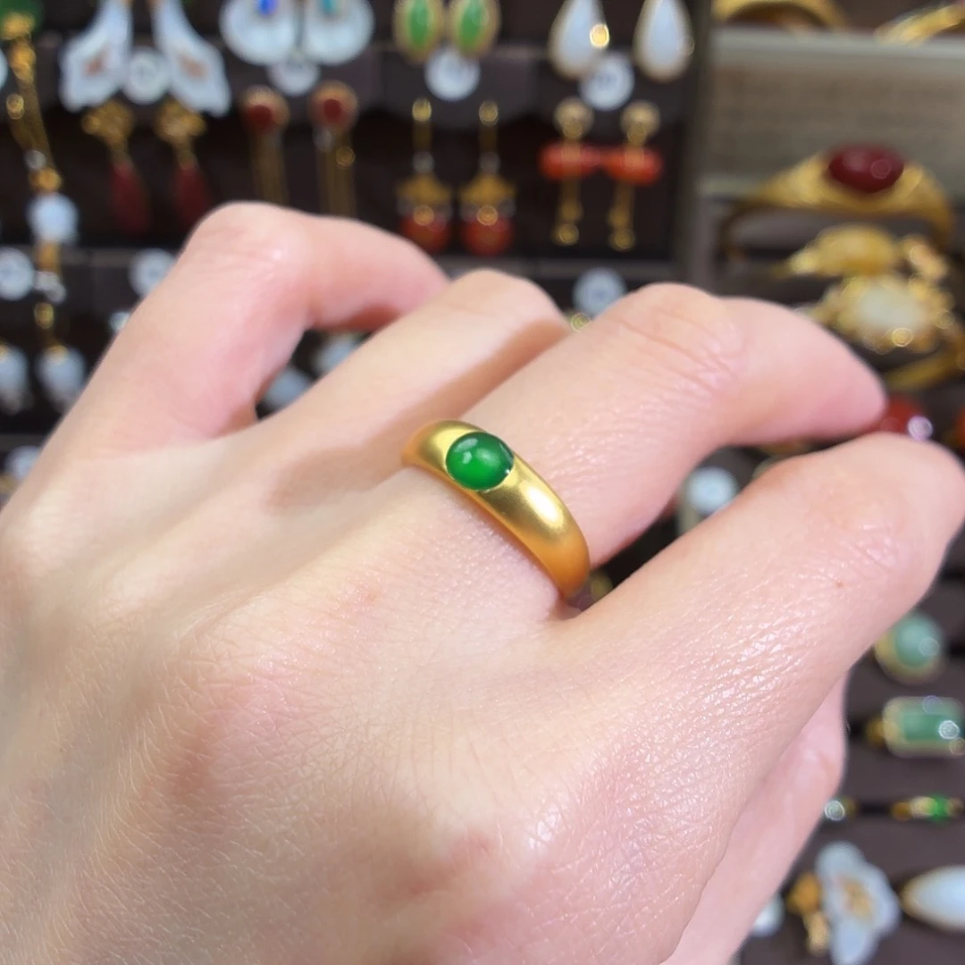 颈饰18K金镶嵌翡翠