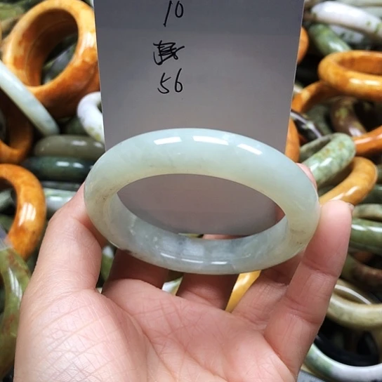 未镶嵌绿泥石云母质玉（岫岩玉）手镯