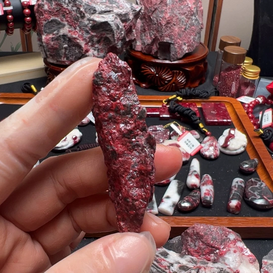 ****丫天然辰砂天然朱砂原石毛料