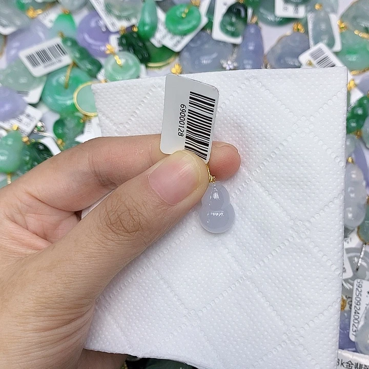 颈饰18K金镶嵌翡翠