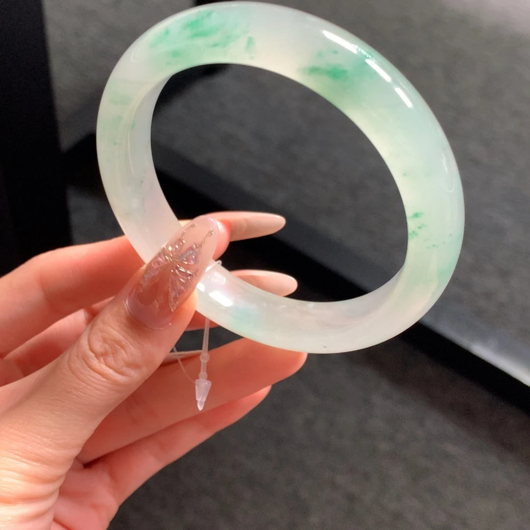 瑋***瑋手镯石英质玉未镶嵌