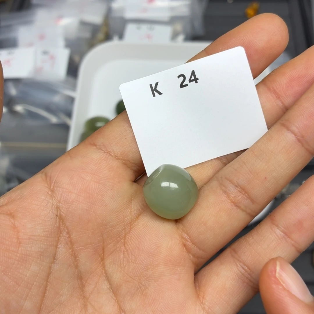 和田玉未镶嵌珠宝半成品K24