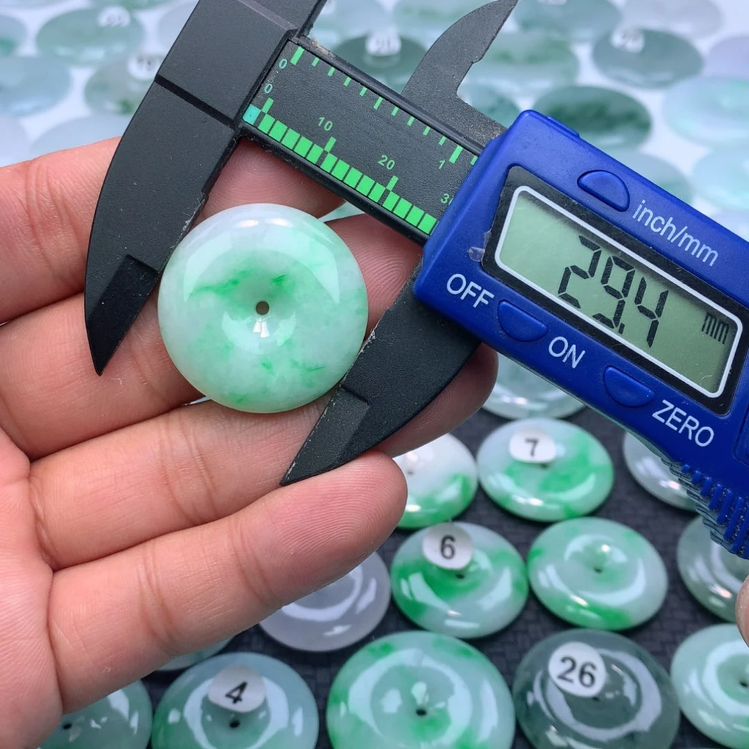 翡翠颈饰未镶嵌缅甸天然A货翡翠