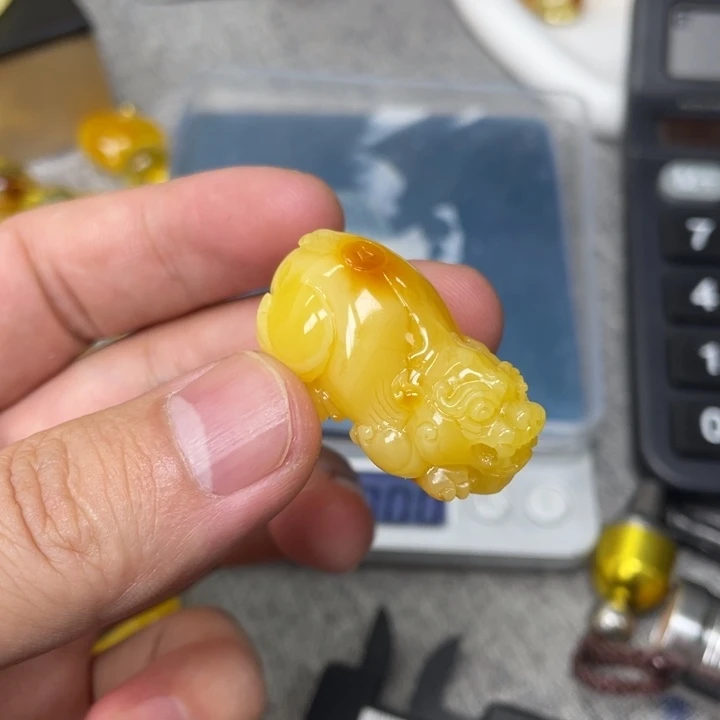 果***茶琥珀未镶嵌珠宝奇石