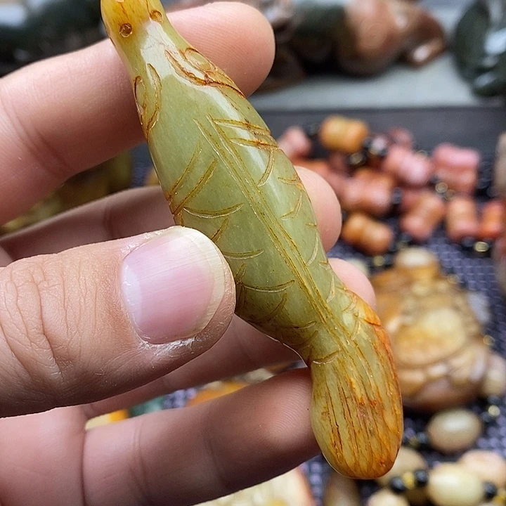 未镶嵌蛇纹石玉颈饰