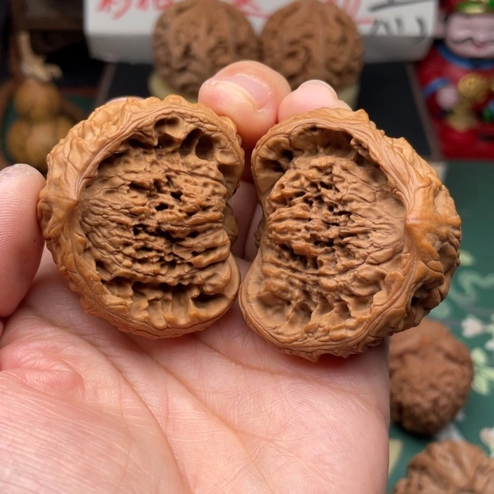 【闪购商品】把件文玩核桃45全品聚宝盆