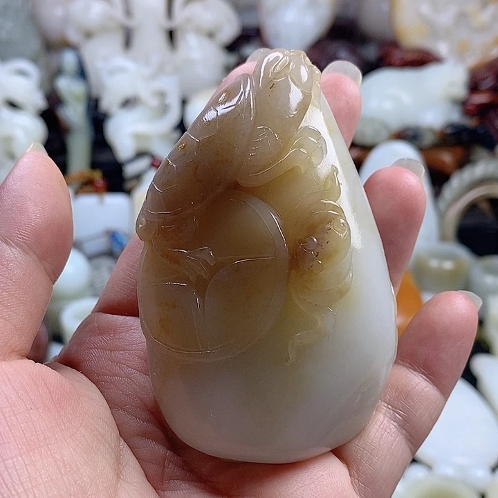 和田玉未镶嵌把件