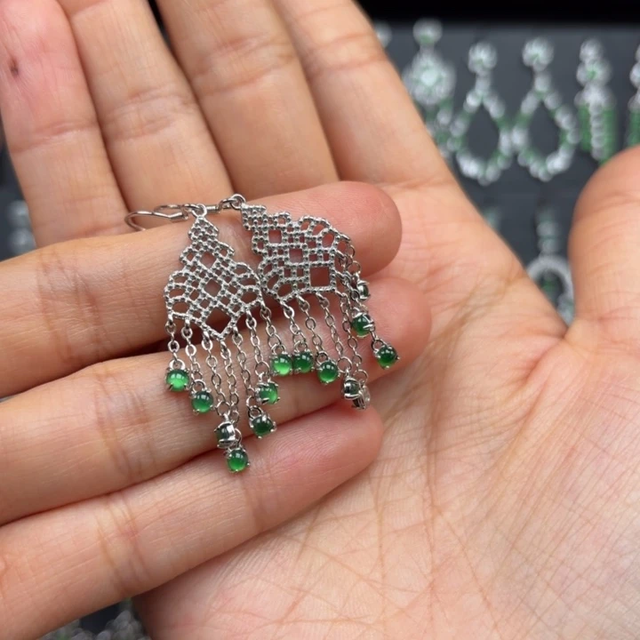 燕***燕翡翠银S925镶嵌颈饰