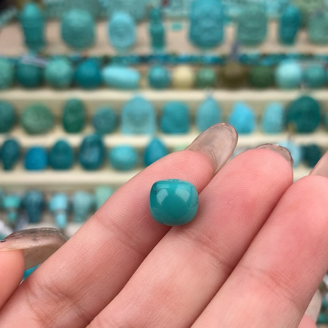 绿松石未镶嵌珠宝奇石9