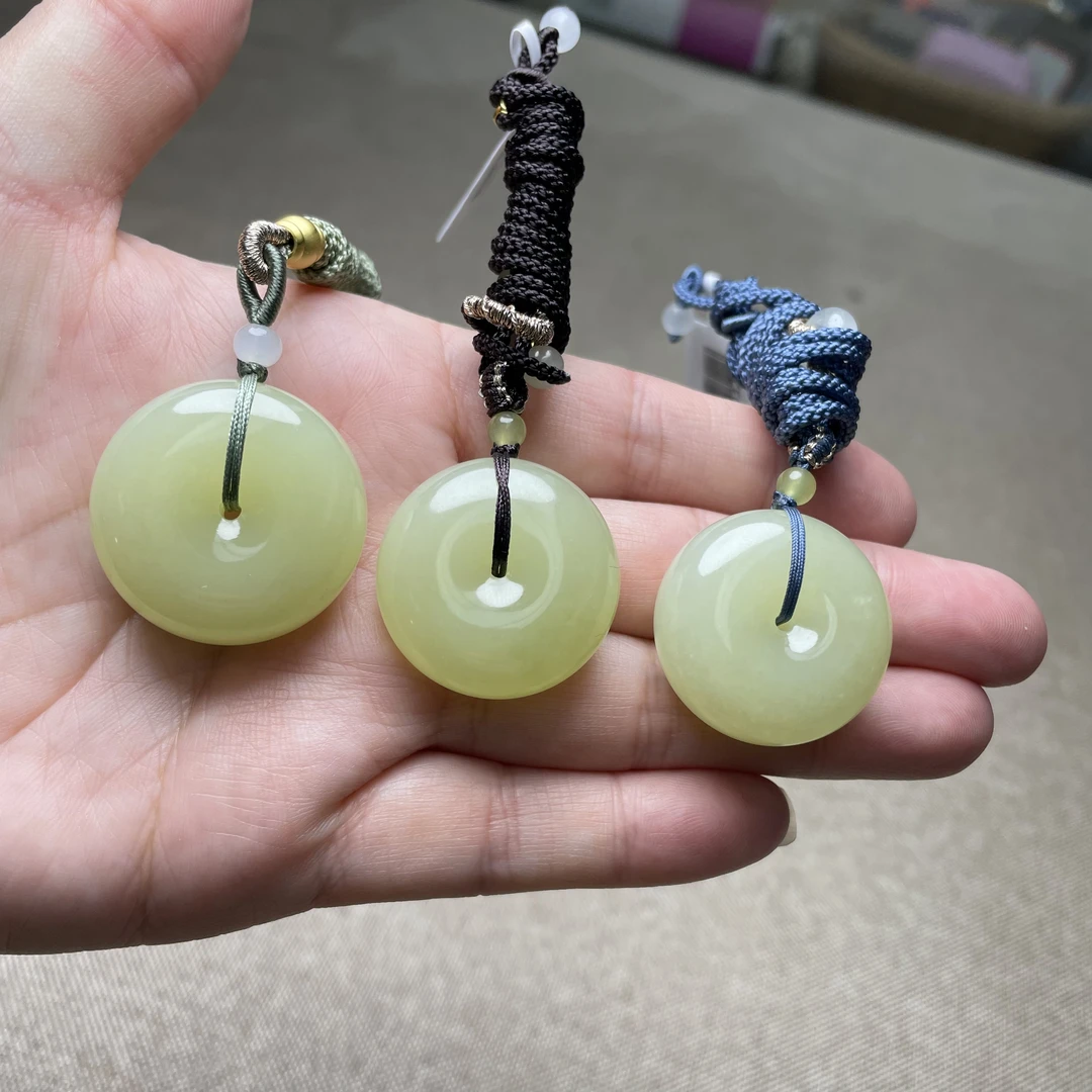 青姐新疆料和田玉黄白种柠檬黄平安扣若羌黄口多样性发货拍一发一