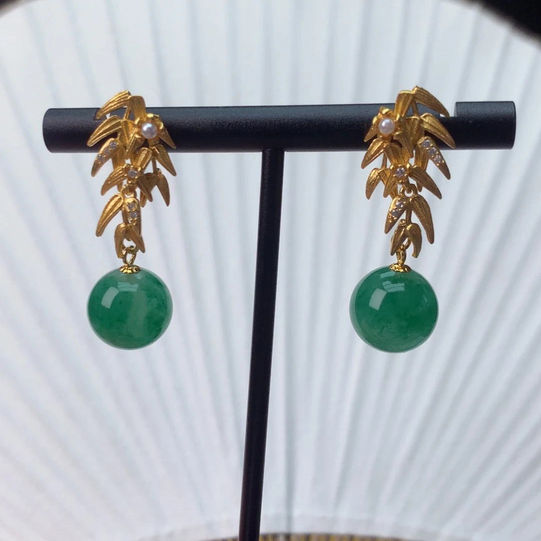 石英质玉冰飘花精品耳饰合金