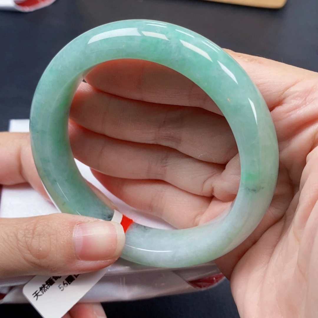 【闪购商品】未镶嵌手镯翡翠56圈口晴水绿