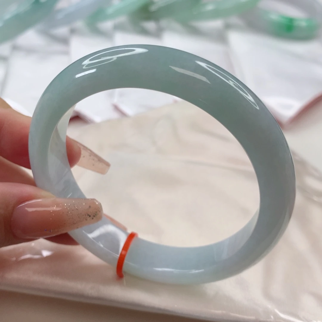 翡翠手镯未镶嵌55.5圈口