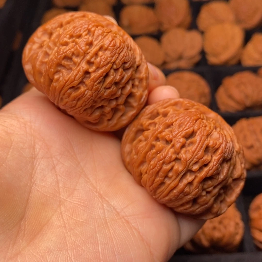 文玩核桃把件秦岭野生核桃