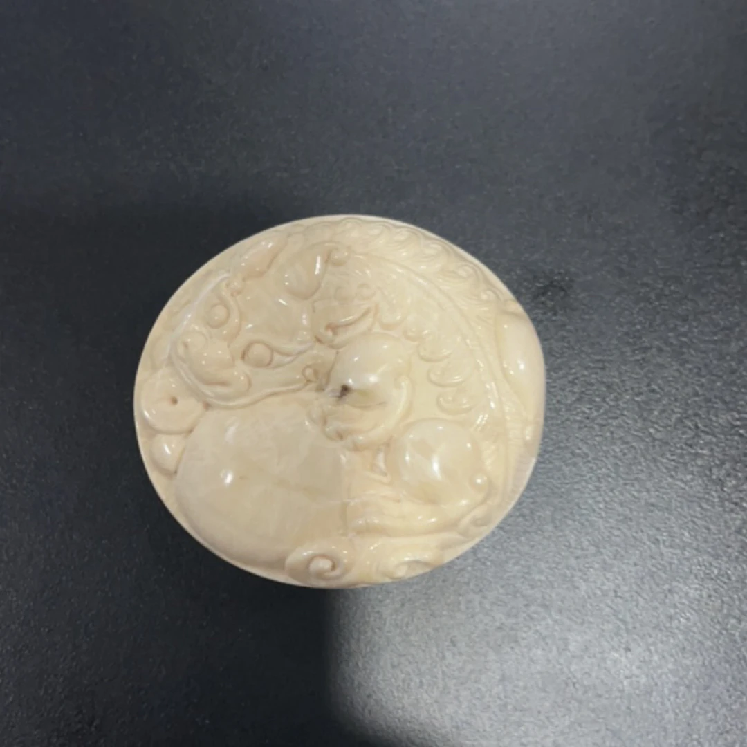 猛犸约68.5克雕刻件CZL1253