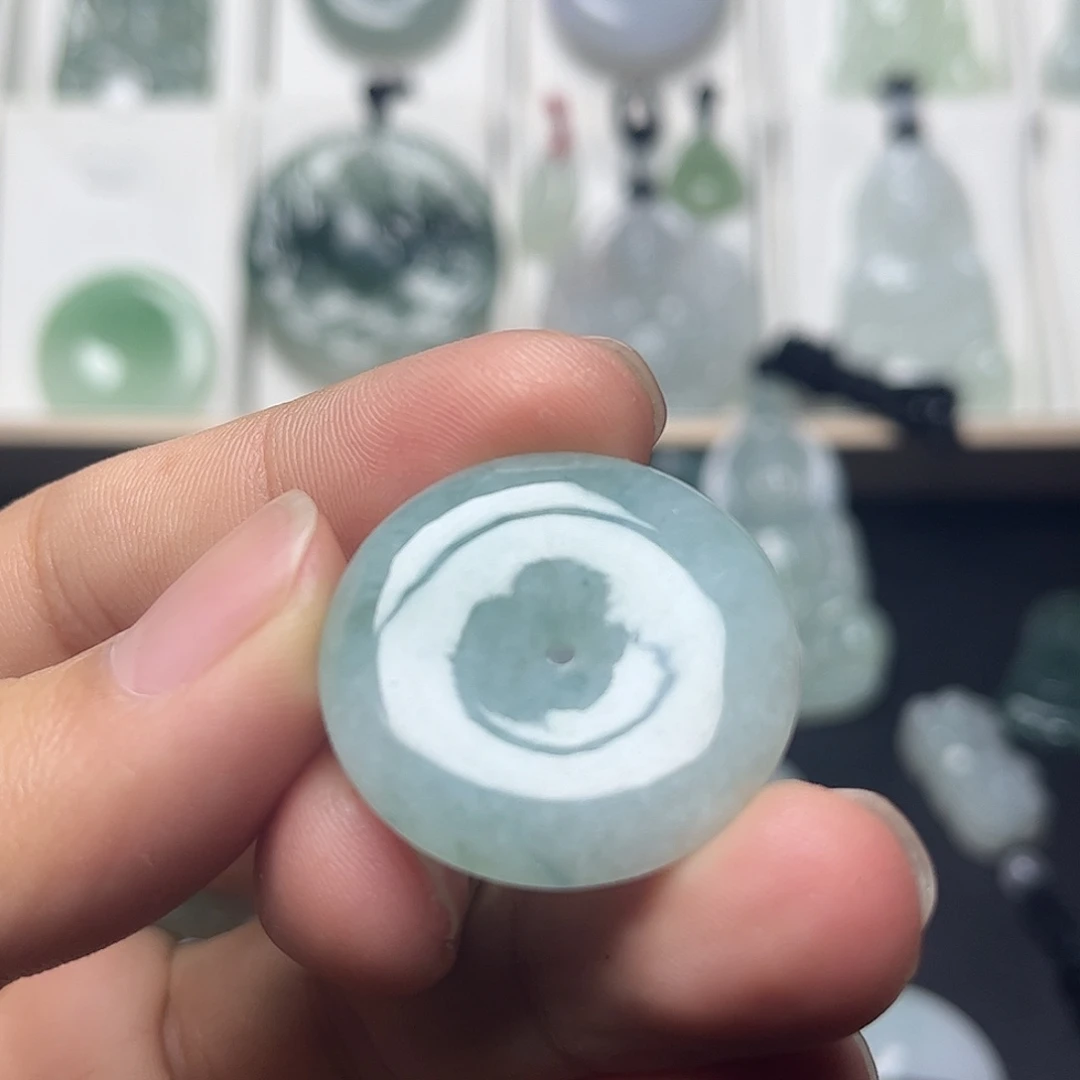 翡翠未镶嵌颈饰缅甸天然翡翠