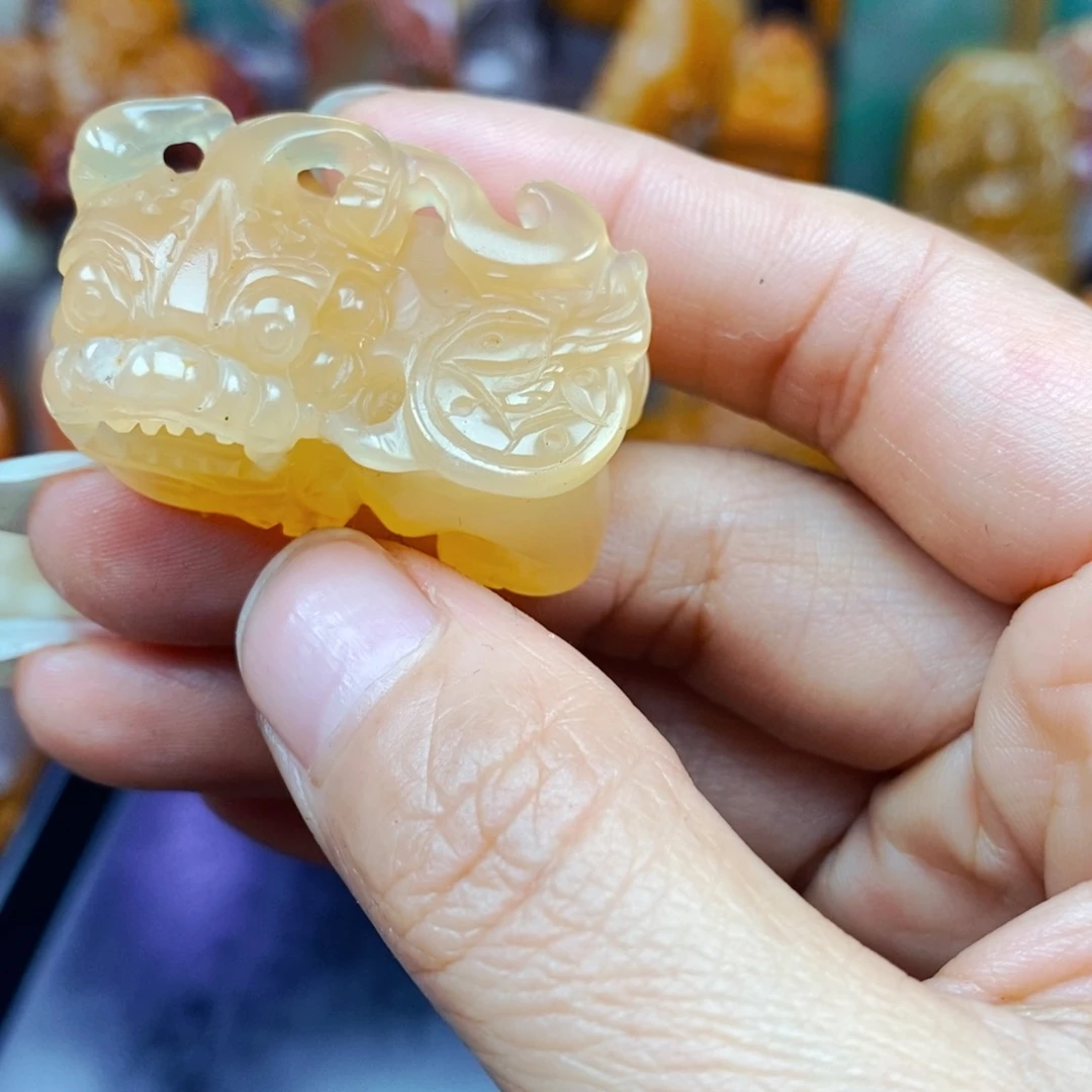 石英质玉（黄龙玉）未镶嵌吊坠(不含链)