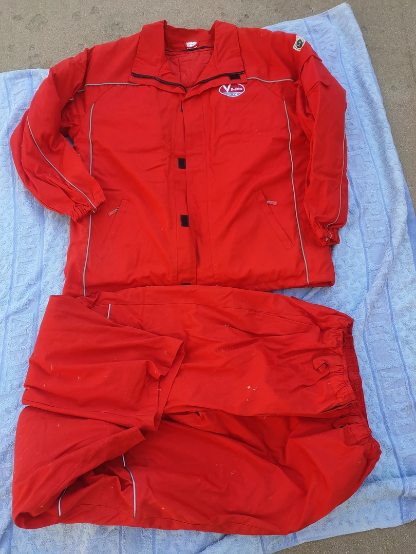 胜利油田女童棉衣套装男士红色儿童红色男士休闲儿童潮流长袖服装