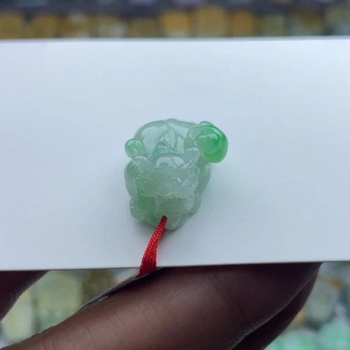 翡翠颈饰未镶嵌貔貅