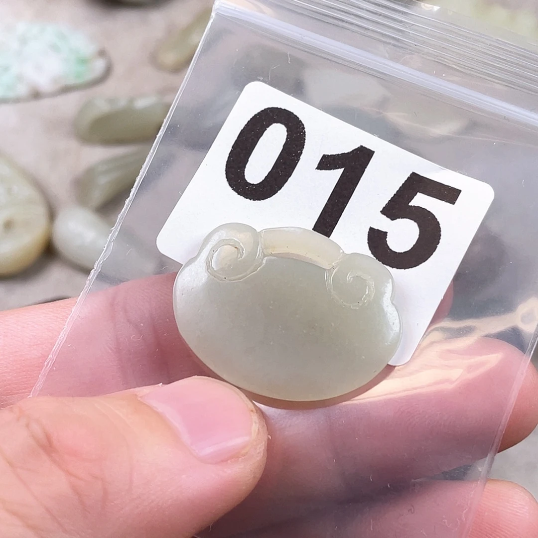 和田玉（糖玉）未镶嵌颈饰