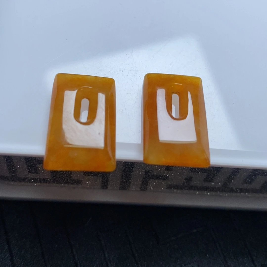 翡翠未镶嵌耳饰红翡方糖