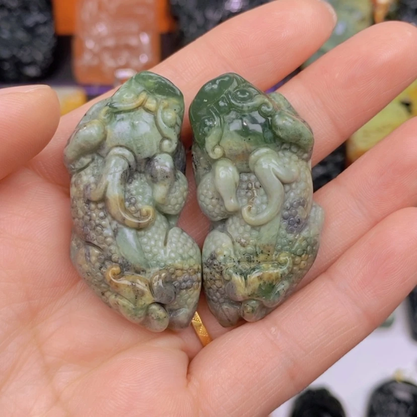 【闪购商品】蛇纹石玉未镶嵌颈饰