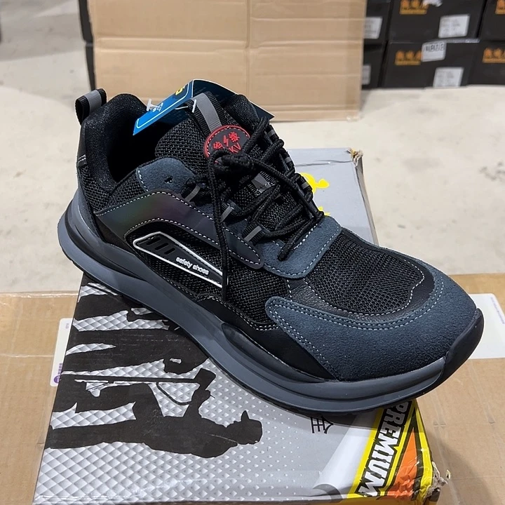 编码500号。43码防砸防刺劳保鞋。