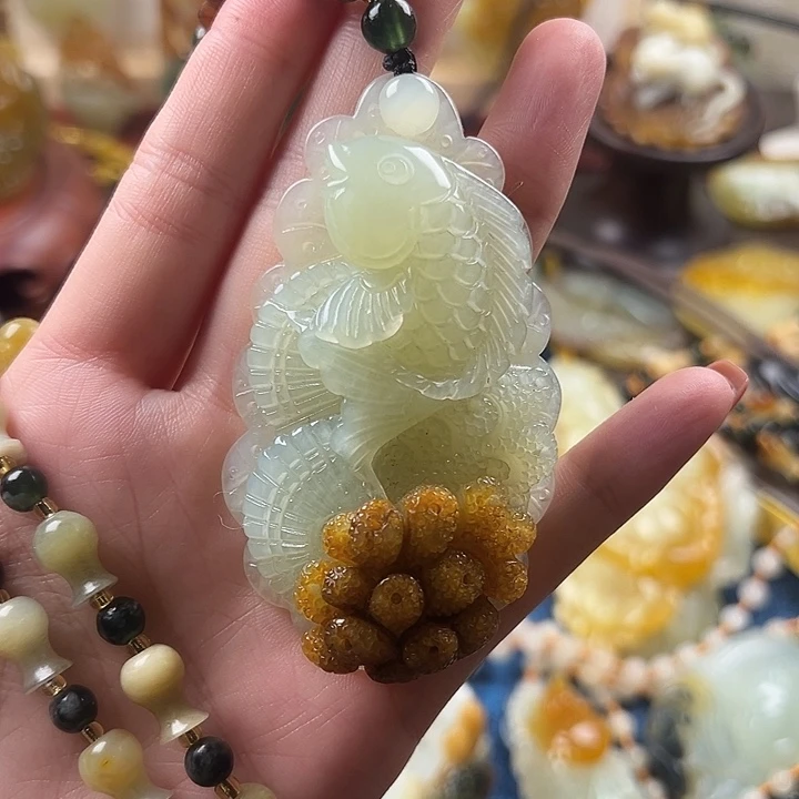 蛇纹石玉合金颈饰