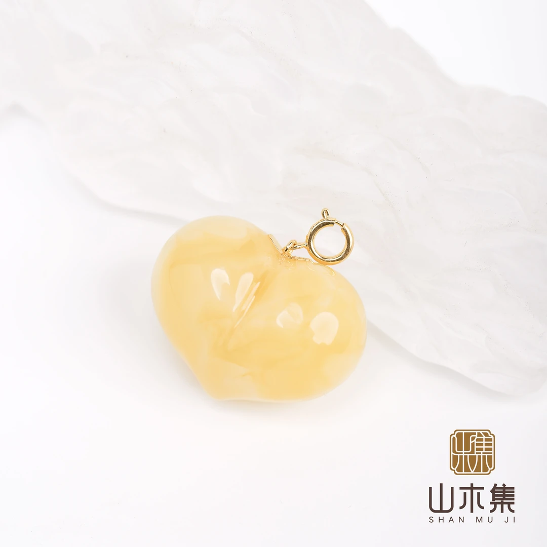 【桃醉】（18K金）妖花蜜蜡屁桃吊坠￥￥【山木集】（多样性，赠银链）