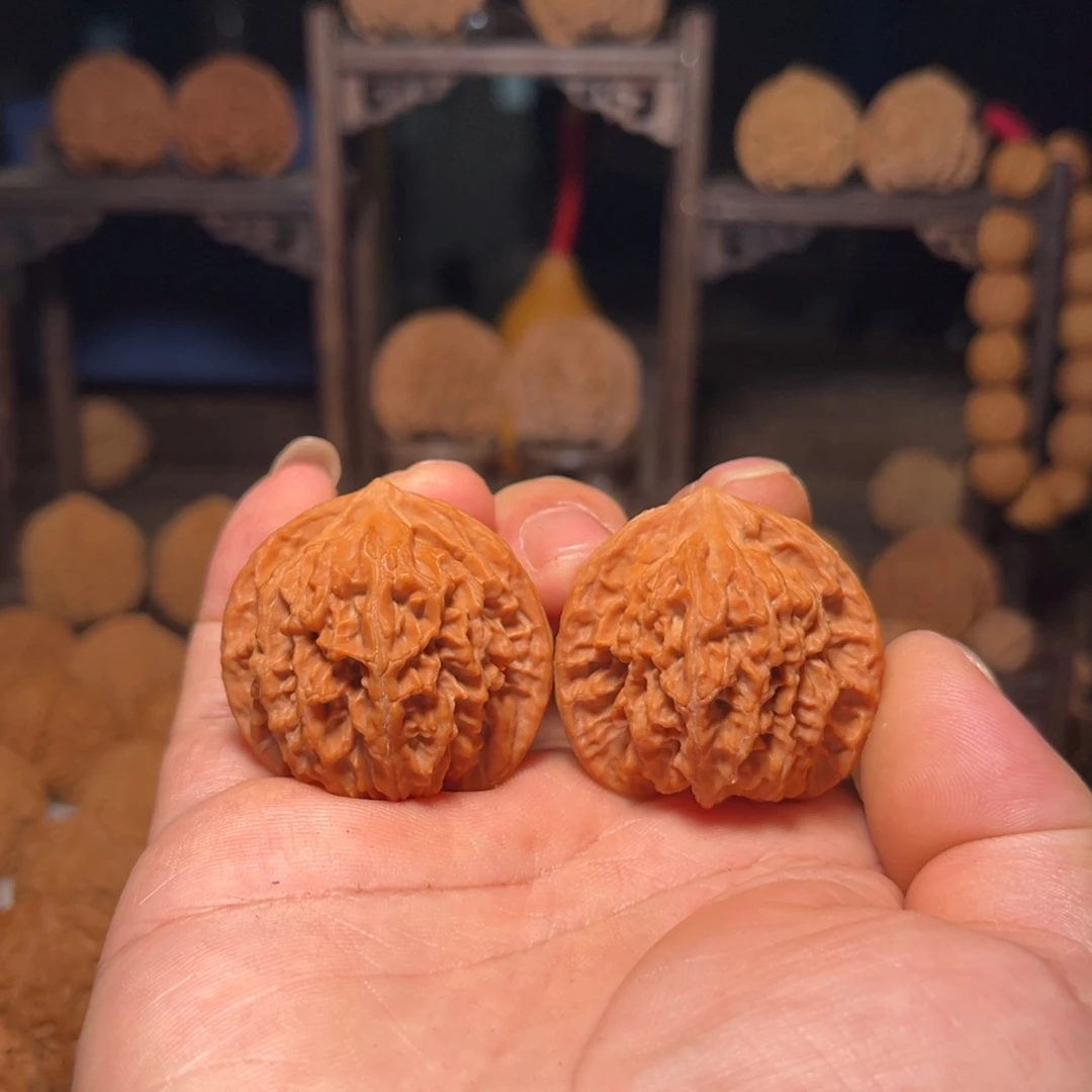 吊坠文玩核桃盘龙纹