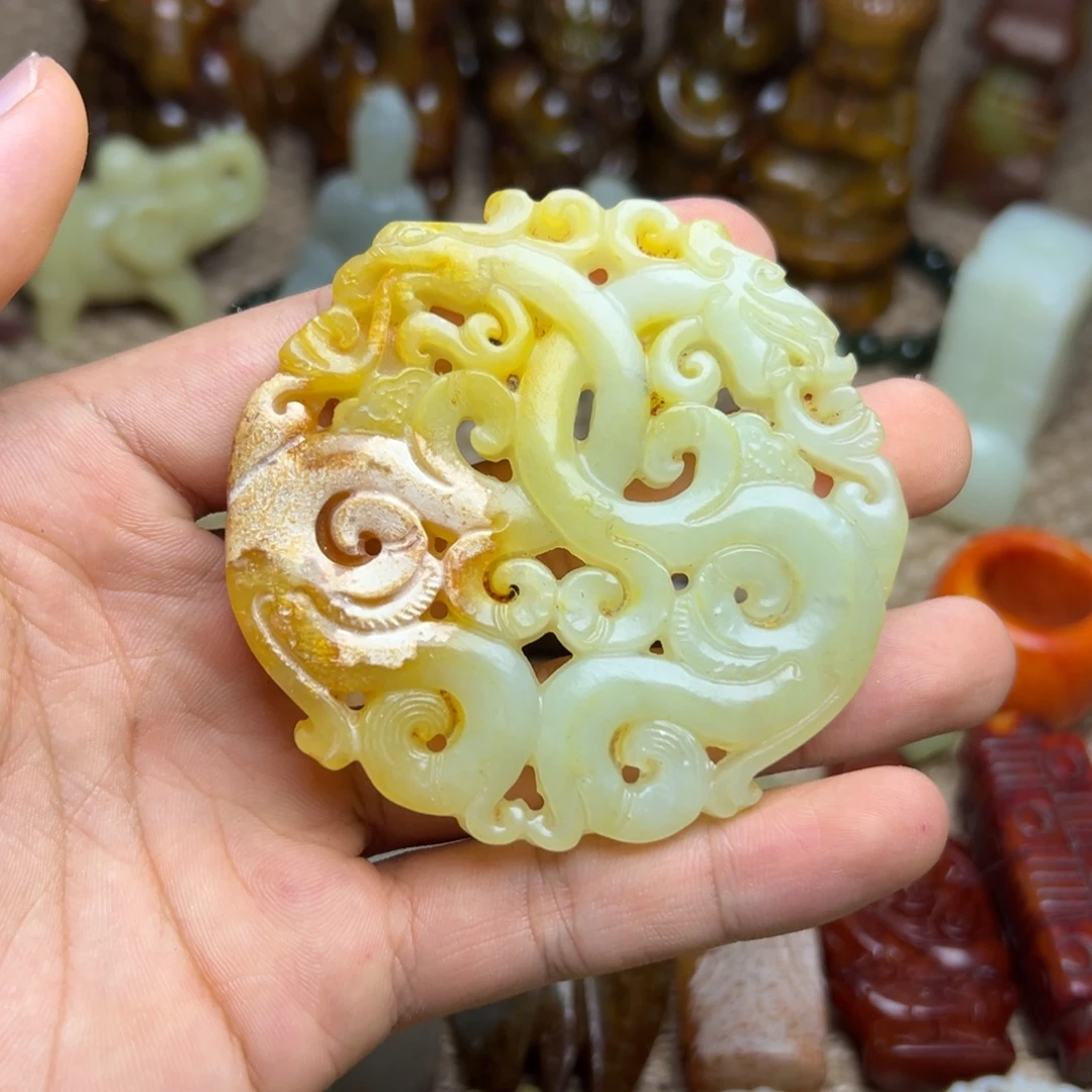 未镶嵌蛇纹石玉颈饰
