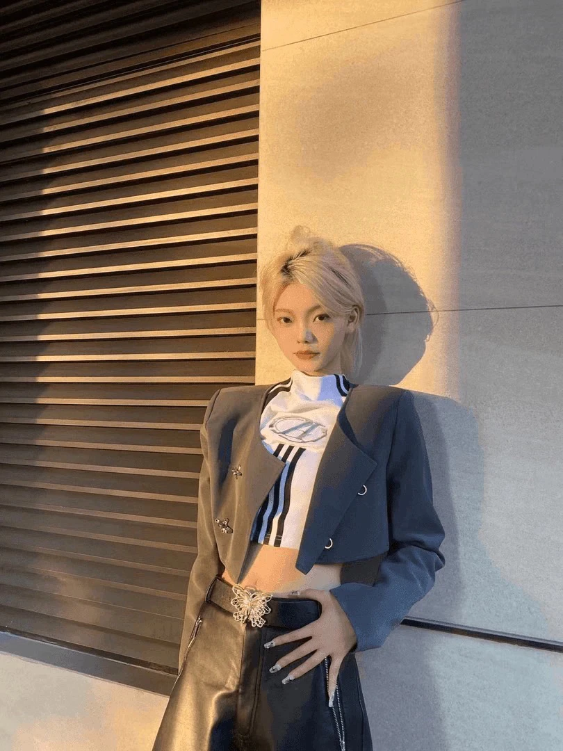 口袋设计洗水牛仔外套9735