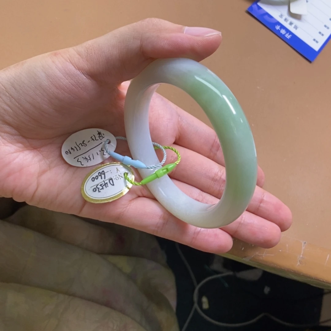 【闪购商品】和田玉（翠青玉）手镯未镶嵌泰*安54